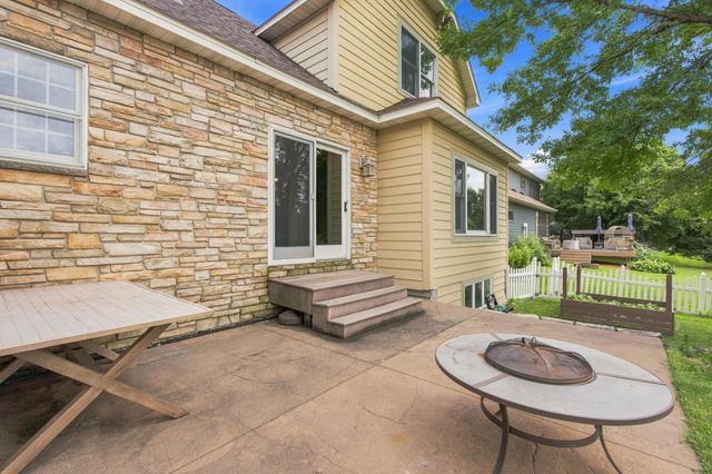 11649 Laketowne View, Albertville, MN 55301