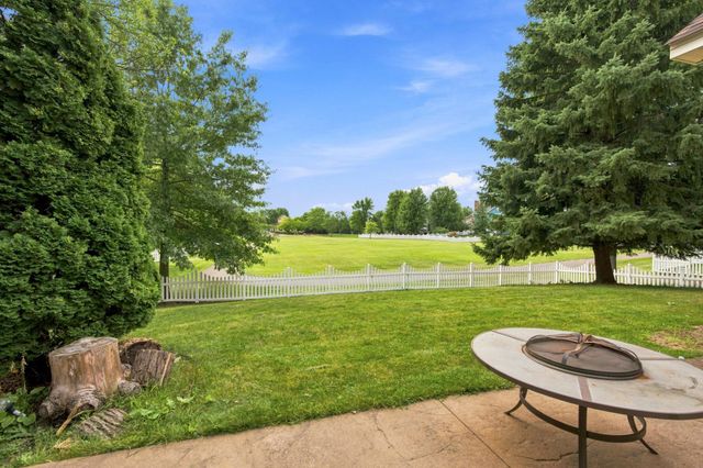 11649 Laketowne View, Albertville, MN 55301