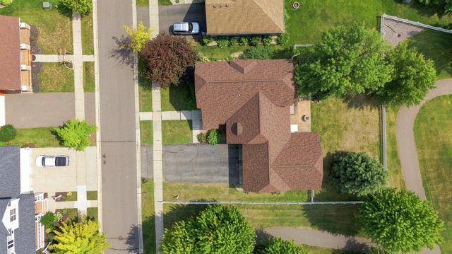 11649 Laketowne View, Albertville, MN 55301