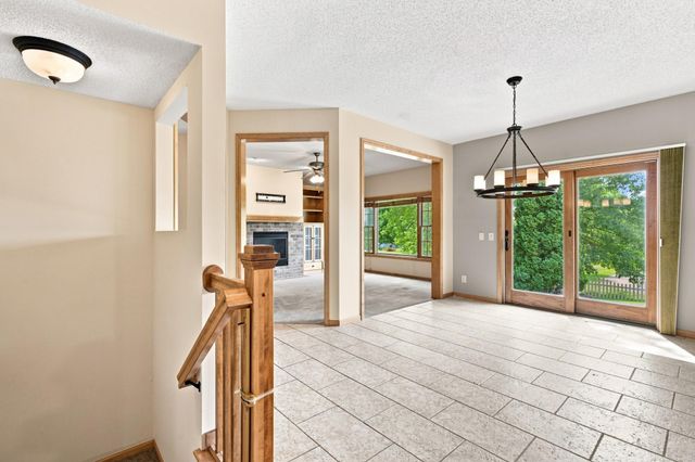 11649 Laketowne View, Albertville, MN 55301