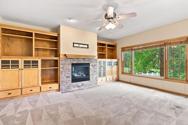 11649 Laketowne View, Albertville, MN 55301