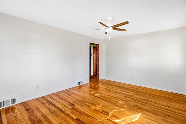 232 East St, Springfield, MA 01104