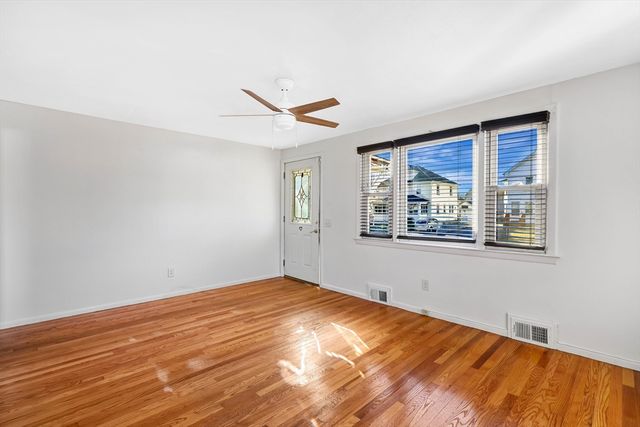 232 East St, Springfield, MA 01104