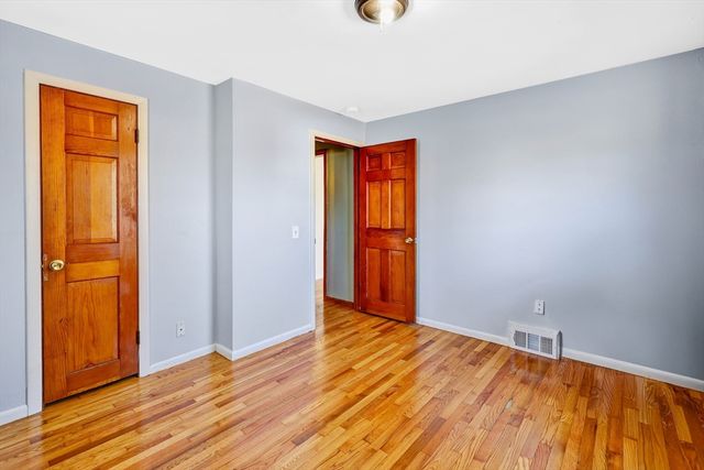 232 East St, Springfield, MA 01104