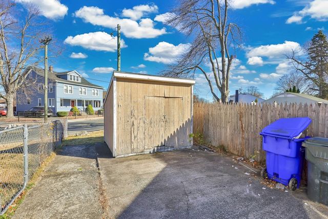 232 East St, Springfield, MA 01104