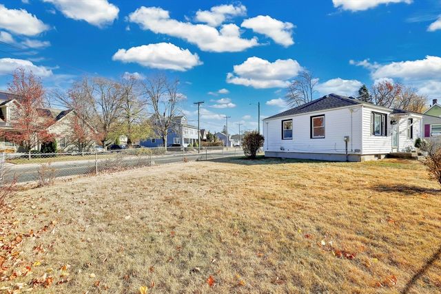 232 East St, Springfield, MA 01104