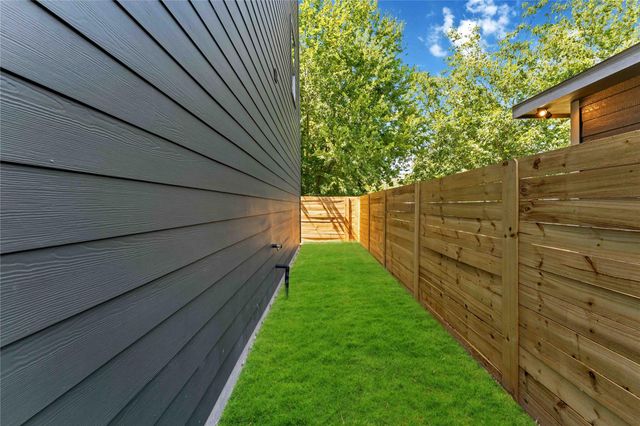 5605 Tommye Street A B, Houston, TX 77028