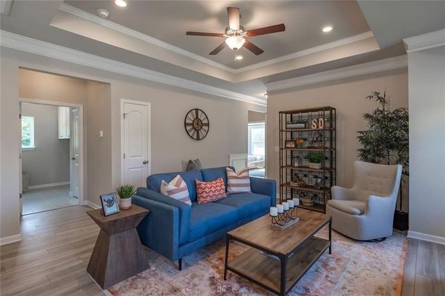 157 Red Oak Lane, Calhoun, GA 30701