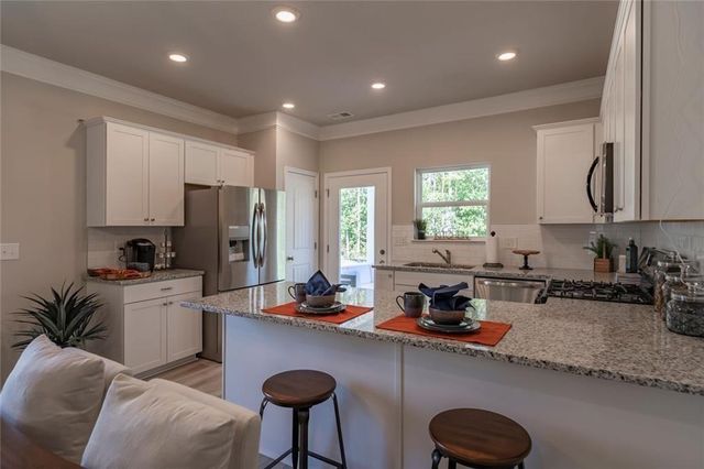 157 Red Oak Lane, Calhoun, GA 30701