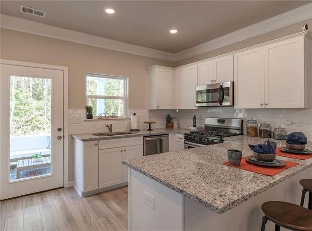 157 Red Oak Lane, Calhoun, GA 30701