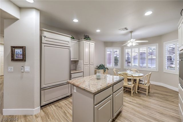 2072 Crown View Street, Henderson, NV 89052