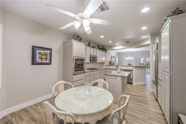 2072 Crown View Street, Henderson, NV 89052