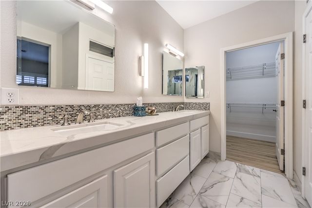 2072 Crown View Street, Henderson, NV 89052