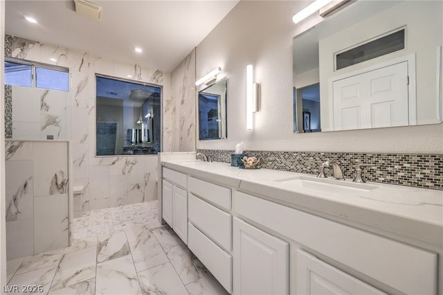 2072 Crown View Street, Henderson, NV 89052