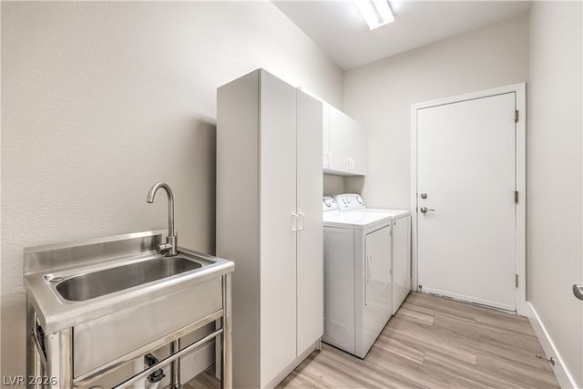 2072 Crown View Street, Henderson, NV 89052