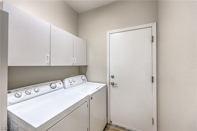 2072 Crown View Street, Henderson, NV 89052