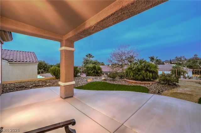 2072 Crown View Street, Henderson, NV 89052