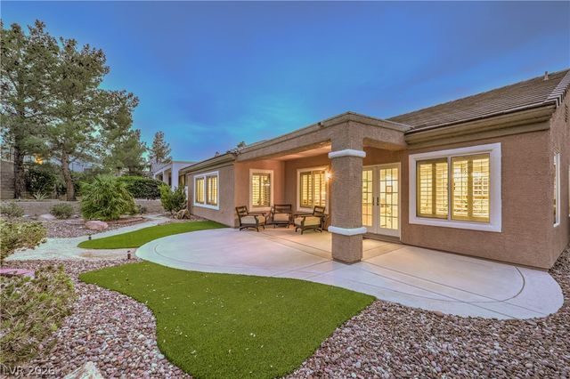 2072 Crown View Street, Henderson, NV 89052