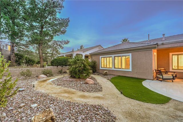 2072 Crown View Street, Henderson, NV 89052