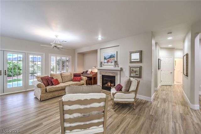 2072 Crown View Street, Henderson, NV 89052