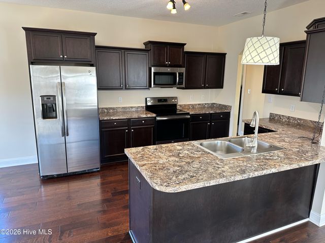 301 Old Snap Dragon Court, Jacksonville, NC 28546