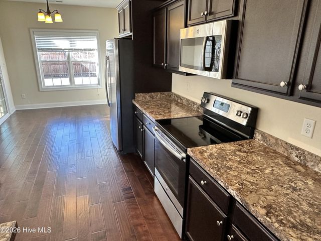 301 Old Snap Dragon Court, Jacksonville, NC 28546