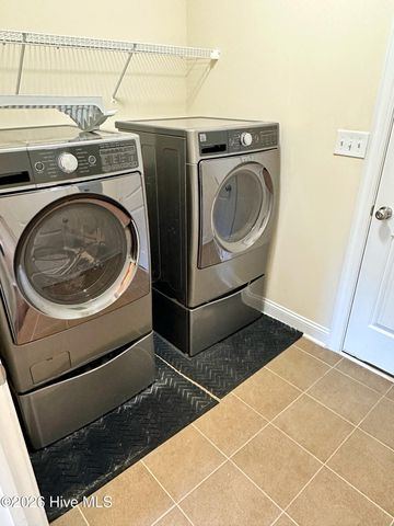 301 Old Snap Dragon Court, Jacksonville, NC 28546