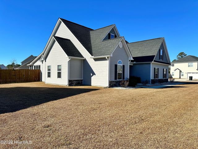 301 Old Snap Dragon Court, Jacksonville, NC 28546