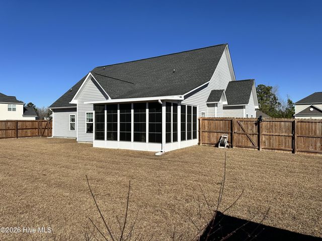 301 Old Snap Dragon Court, Jacksonville, NC 28546