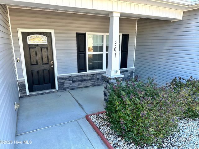 301 Old Snap Dragon Court, Jacksonville, NC 28546