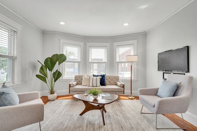 419 Belgrade Ave 2, Boston, MA 02132
