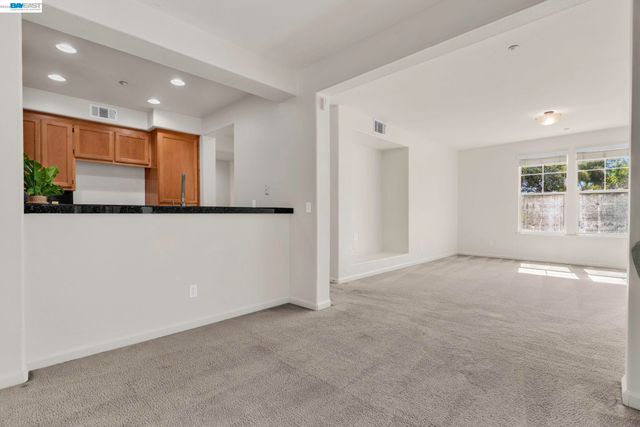 10863 Packard St 157, Oakland, CA 94603