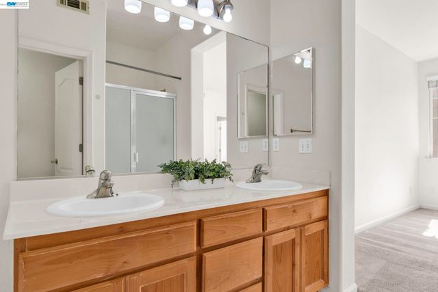 10863 Packard St 157, Oakland, CA 94603