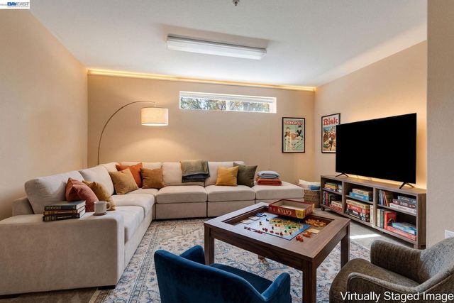 10863 Packard St 157, Oakland, CA 94603