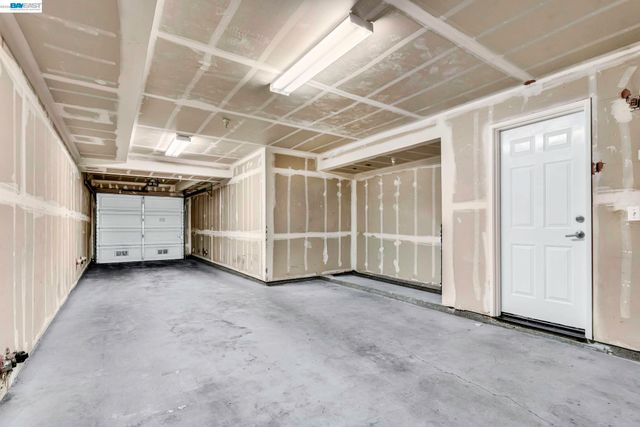 10863 Packard St 157, Oakland, CA 94603