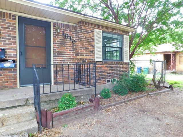 1010 Denton Street, Denton, TX 76201