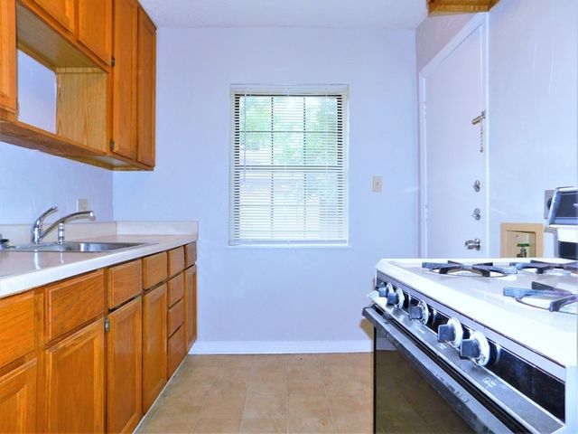 1010 Denton Street, Denton, TX 76201