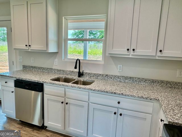 7269 Sandy Cross Road, Carnesville, GA 30521