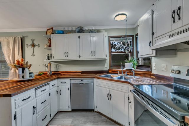 1825 Frontage Road N, Waite Park, MN 56387