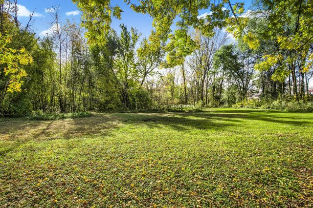 1825 Frontage Road N, Waite Park, MN 56387