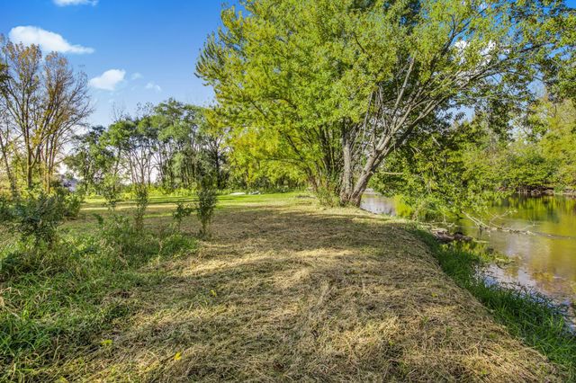 1825 Frontage Road N, Waite Park, MN 56387