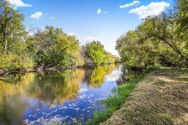 1825 Frontage Road N, Waite Park, MN 56387