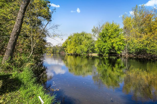 1825 Frontage Road N, Waite Park, MN 56387