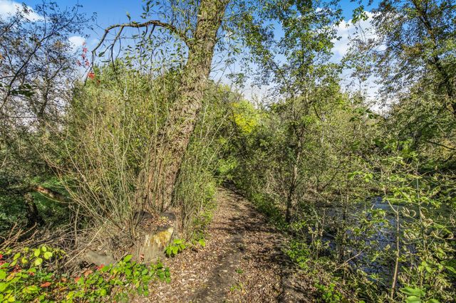 1825 Frontage Road N, Waite Park, MN 56387