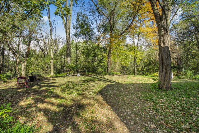 1825 Frontage Road N, Waite Park, MN 56387