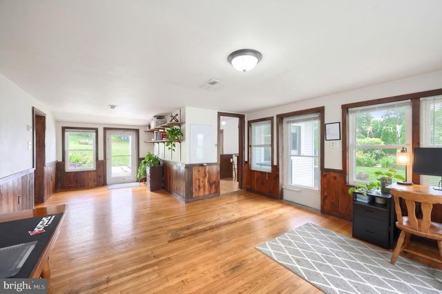 5185 GLEN ECHO RD, Glen Rock, PA 17327
