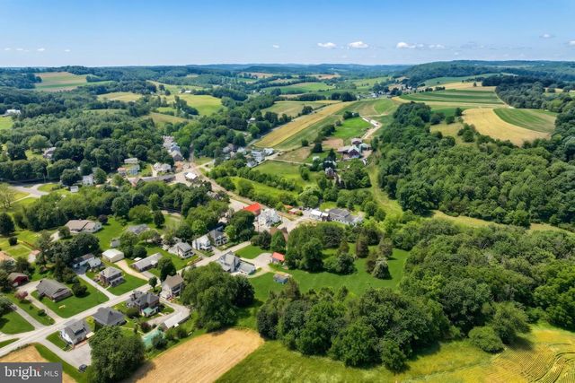 5185 GLEN ECHO RD, Glen Rock, PA 17327