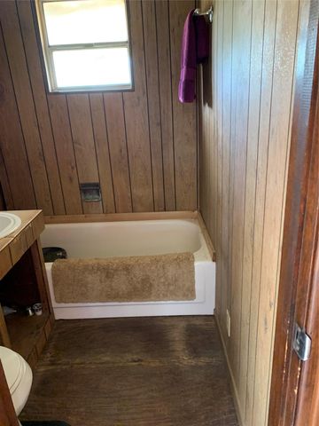 276 Ott RD, Rosanky, TX 78953