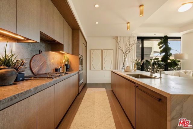 8420 W Sunset Boulevard 107, West Hollywood, CA 90069