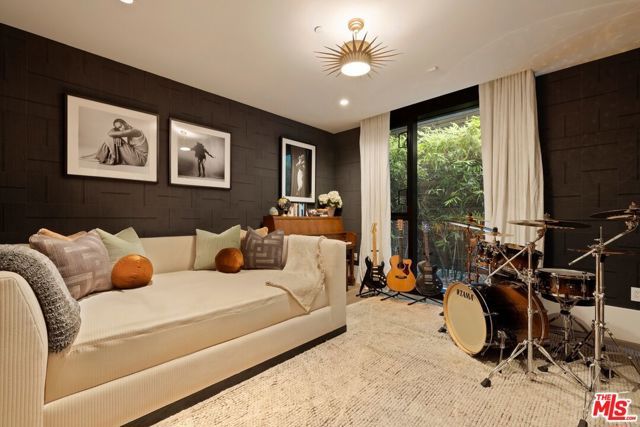 8420 W Sunset Boulevard 107, West Hollywood, CA 90069